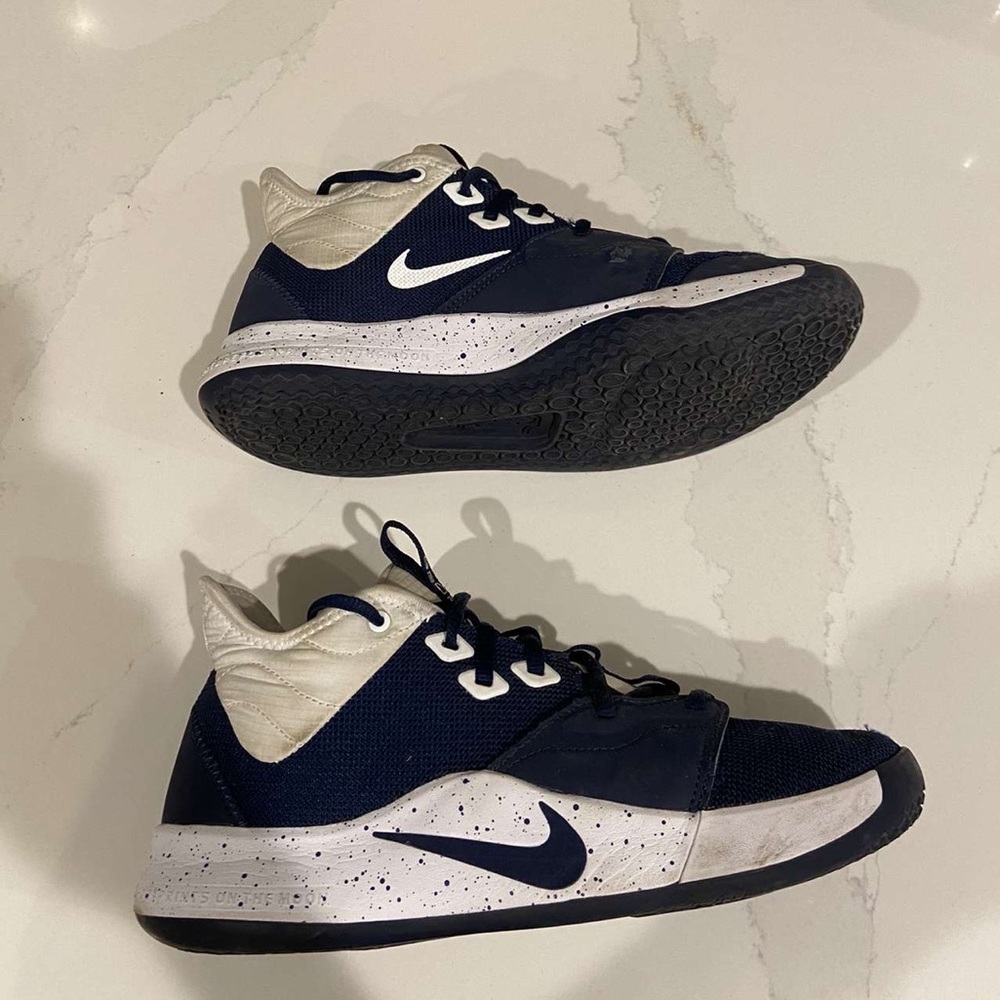 Nike Paul George’s basketball shoes